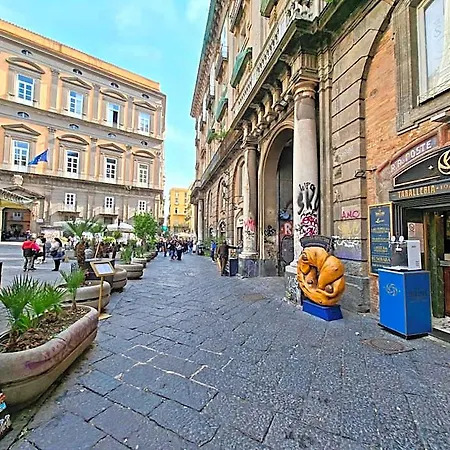 Nocleg ze śniadaniem El Corazon De Napoles, Elegante Nel Centro Storico Di