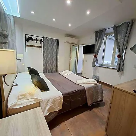 Nocleg ze śniadaniem El Corazon De Napoles, Elegante Nel Centro Storico Di 4*