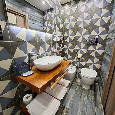 El Corazon De Napoles, Elegante Nel Centro Storico Di 4* Naples
