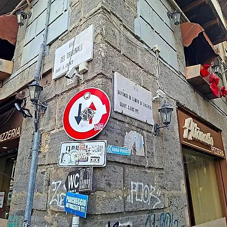 Nocleg ze śniadaniem El Corazon De Napoles, Elegante Nel Centro Storico Di 4*